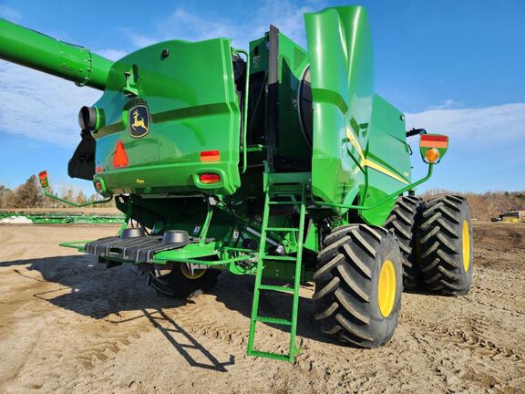 2024 John Deere S780 Combine