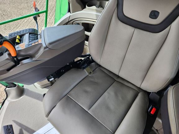 2024 John Deere X9 1100 Combine