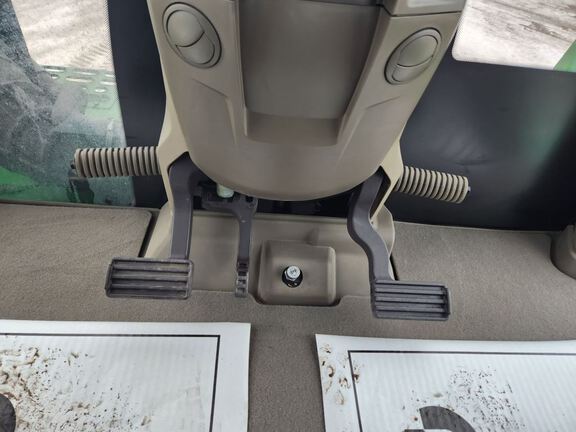 2024 John Deere 9RX 640 Tractor Rubber Track