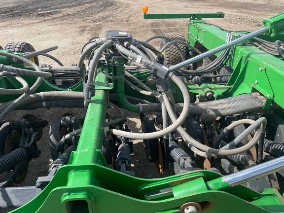 2012 John Deere 1890 Air Seeder