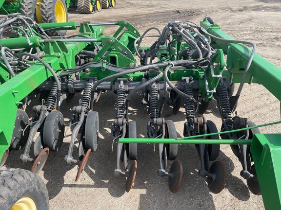 2012 John Deere 1890 Air Seeder