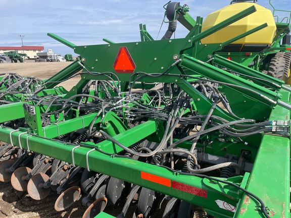 2012 John Deere 1890 Air Seeder