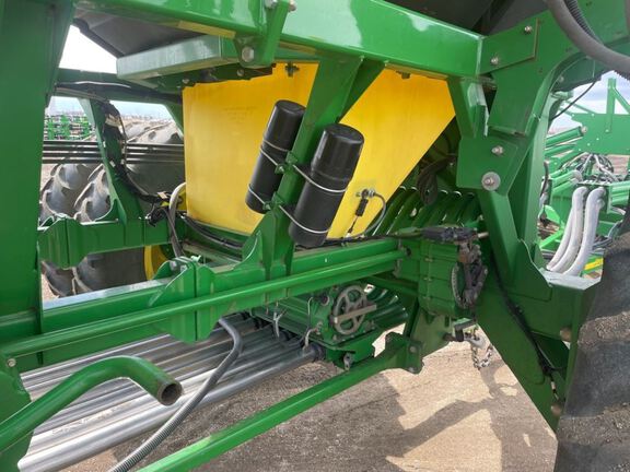 2012 John Deere 1890 Air Seeder