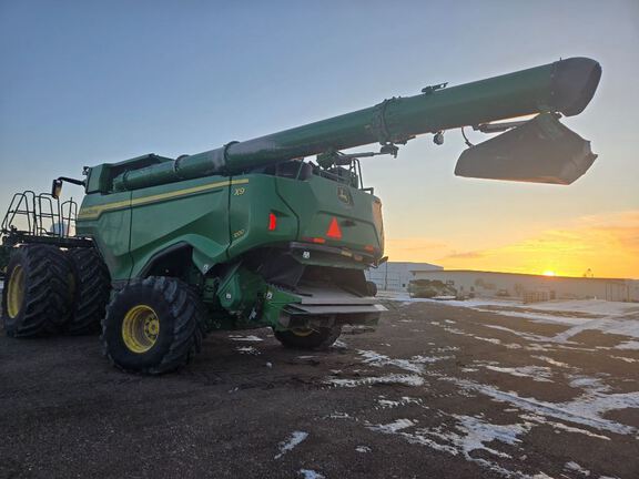 2023 John Deere X9 1000 Combine