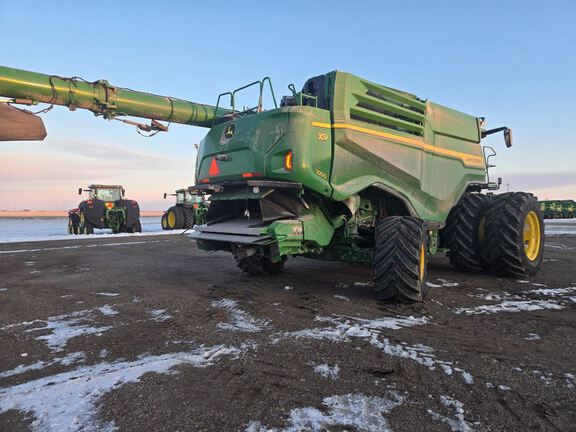 2023 John Deere X9 1000 Combine