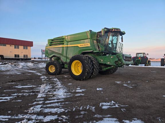2023 John Deere X9 1000 Combine