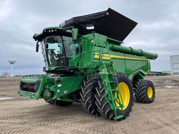 2023 John Deere X9 1000 Combine