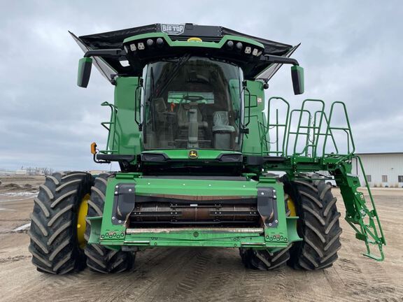 2023 John Deere X9 1000 Combine
