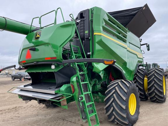 2023 John Deere X9 1000 Combine