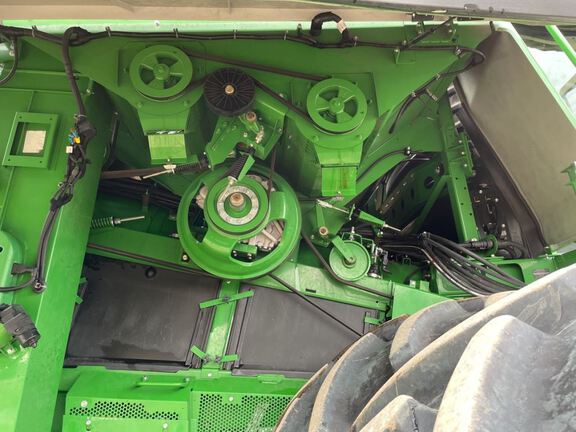 2023 John Deere X9 1000 Combine