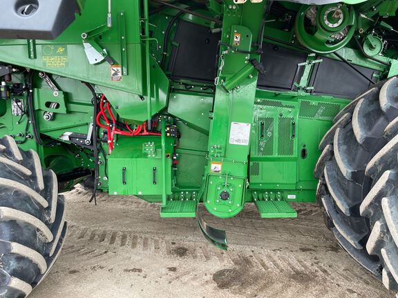 2023 John Deere X9 1000 Combine