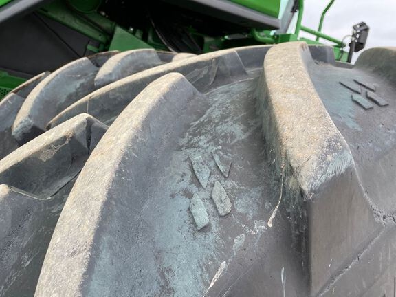 2023 John Deere X9 1000 Combine