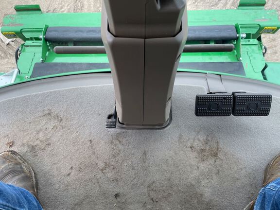 2023 John Deere X9 1000 Combine
