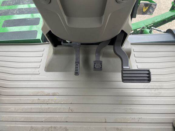 2024 John Deere 412R Sprayer/High Clearance