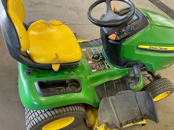 2015 John Deere X320 Garden Tractor