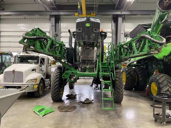 2015 John Deere R4038 Sprayer/High Clearance