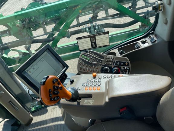 2015 John Deere R4038 Sprayer/High Clearance
