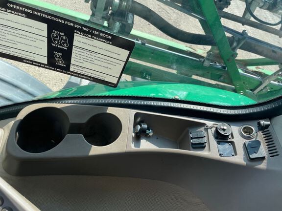 2015 John Deere R4038 Sprayer/High Clearance