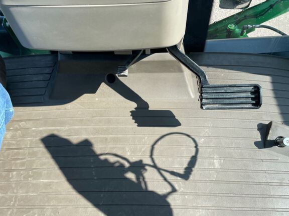 2015 John Deere R4038 Sprayer/High Clearance
