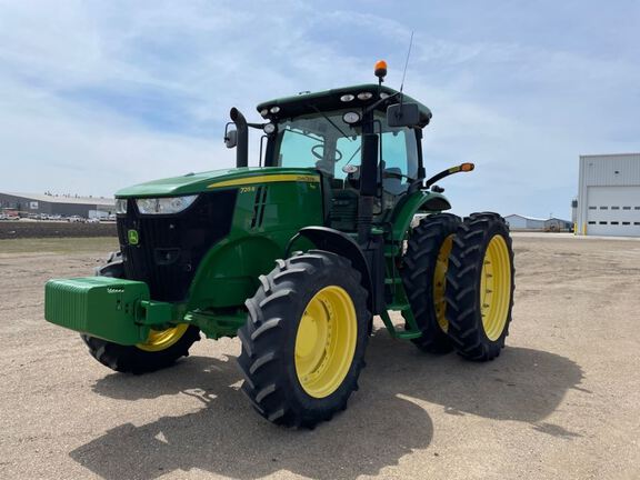 2012 John Deere 7215R Tractor