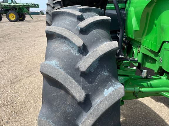 2012 John Deere 7215R Tractor