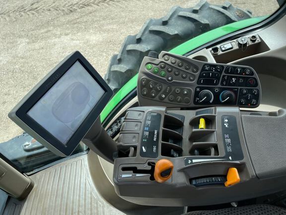 2012 John Deere 7215R Tractor