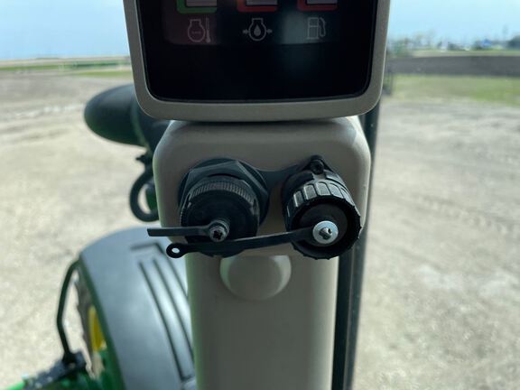 2012 John Deere 7215R Tractor