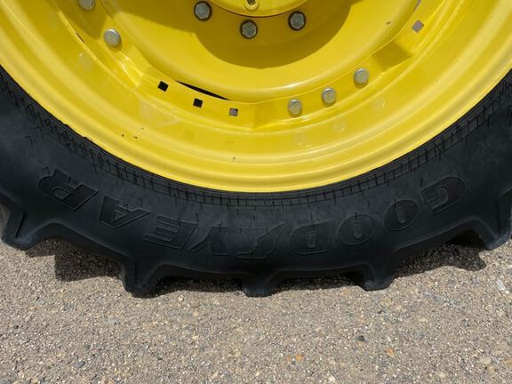 2012 John Deere 7215R Tractor