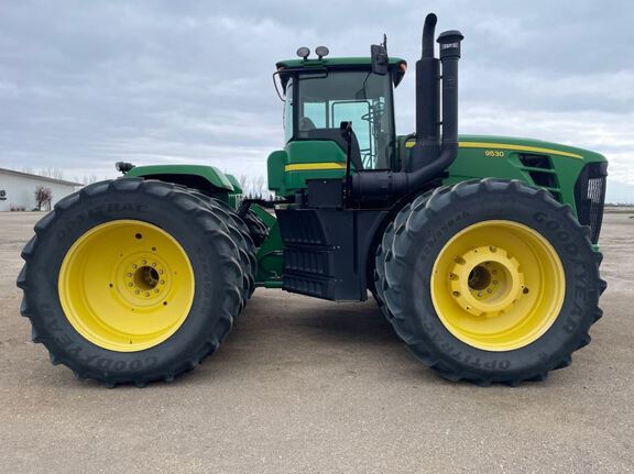 2010 John Deere 9530 Tractor 4WD