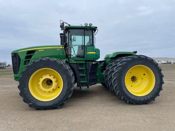 2010 John Deere 9530 Tractor 4WD