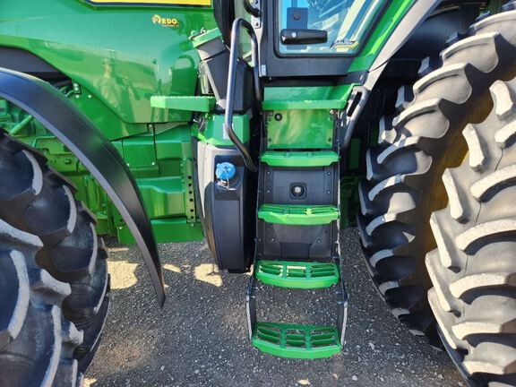 2021 John Deere 8R 370 Tractor