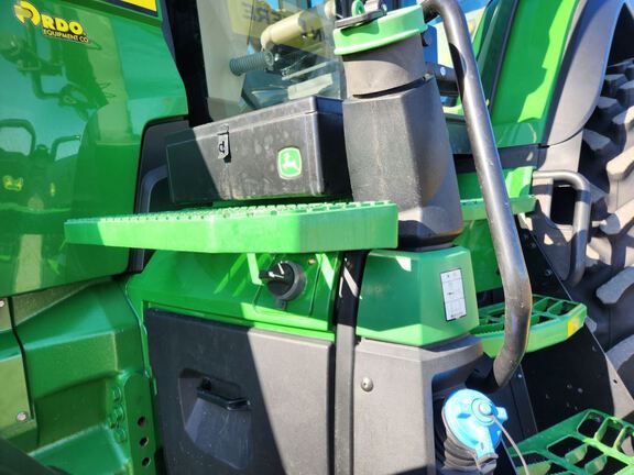 2021 John Deere 8R 370 Tractor