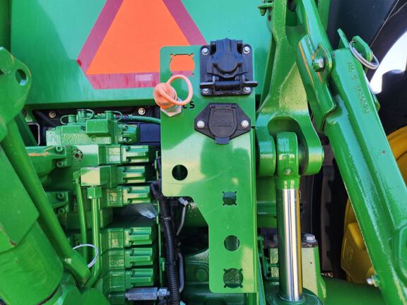2021 John Deere 8R 370 Tractor