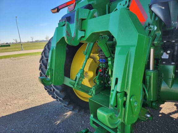 2021 John Deere 8R 370 Tractor