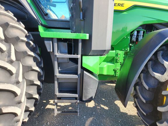 2021 John Deere 8R 370 Tractor