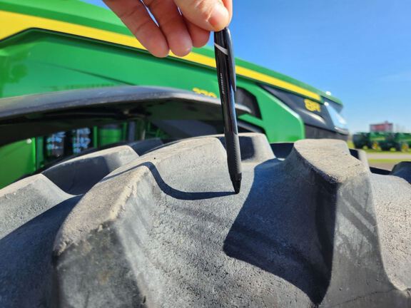 2021 John Deere 8R 370 Tractor