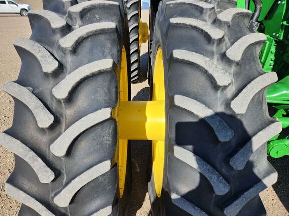 2021 John Deere 8R 370 Tractor