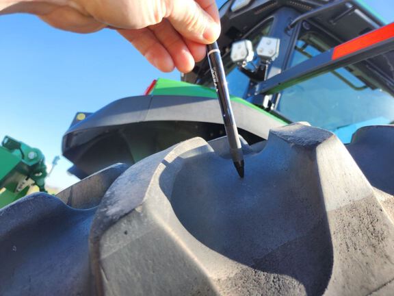 2021 John Deere 8R 370 Tractor