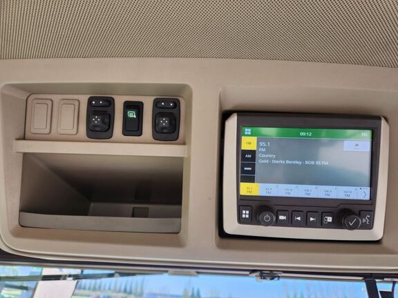2021 John Deere 8R 370 Tractor