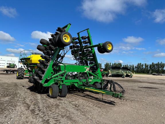 2005 John Deere 1890 Air Seeder