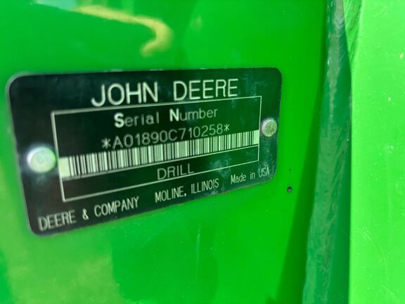 2005 John Deere 1890 Air Seeder