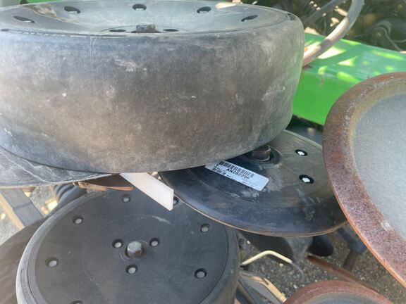 2005 John Deere 1890 Air Seeder