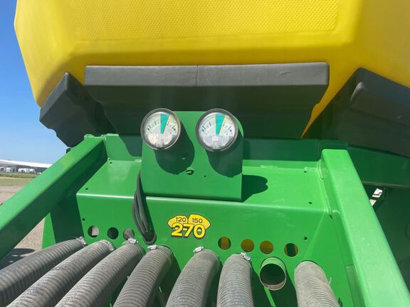 2005 John Deere 1890 Air Seeder