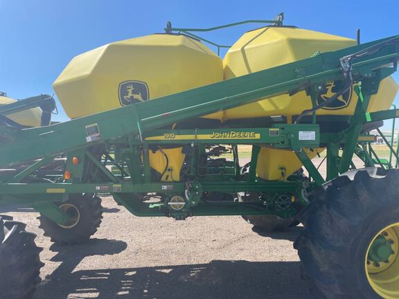 2005 John Deere 1890 Air Seeder
