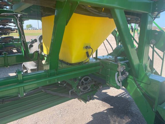 2005 John Deere 1890 Air Seeder