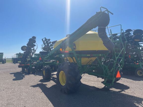 2005 John Deere 1890 Air Seeder