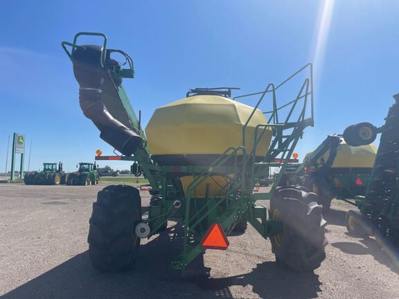 2005 John Deere 1890 Air Seeder