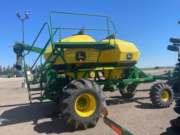 2005 John Deere 1890 Air Seeder