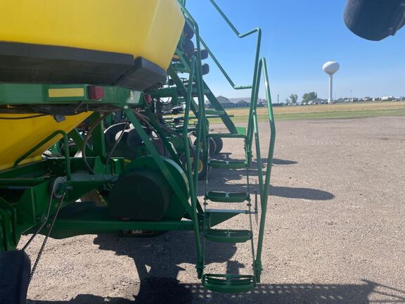 2005 John Deere 1890 Air Seeder