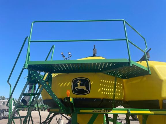2005 John Deere 1890 Air Seeder